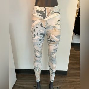 Thrive Societe Printed 7/8 Leggings
